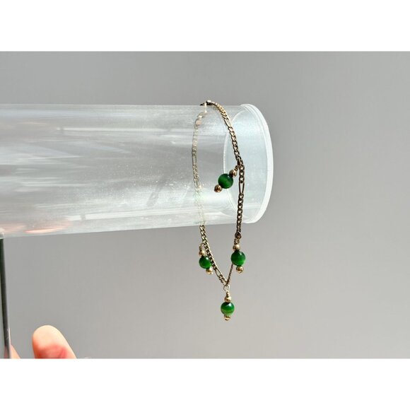 Green Stone 14k Gold Filled Vintage Figaro Style Chain Charm Bracelet  - 7.75" - Picture 4 of 9